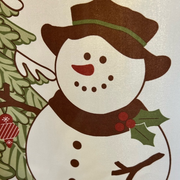 EUC Winter Bath set shower curtain & Bath Rug - Picture 3 of 11